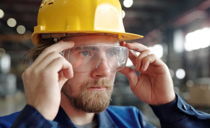 Protect Your Eyes: Choosing The Right Eye Protection For Different Work Environments In The Uae - Spill Kit Suppliers In Uae - Alzain Trading - 2026